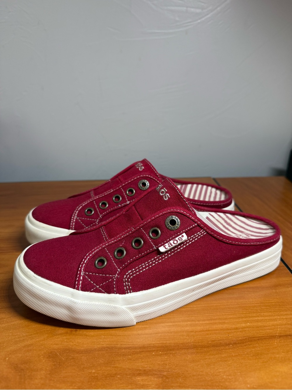 Taos EZ Soul Slip On Canvas Sneaker Shoe Backless Red Comfort Loafer Mule W7.5